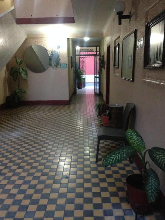 Hotel Gallo Rubio Гуадалахара Екстериор снимка